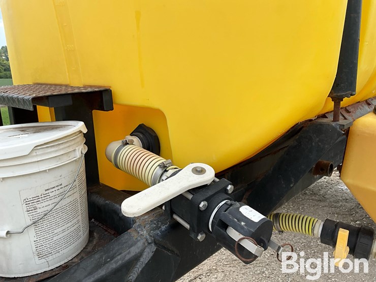 b&b-60’-1000-gal-pull-type-sprayer-image-19