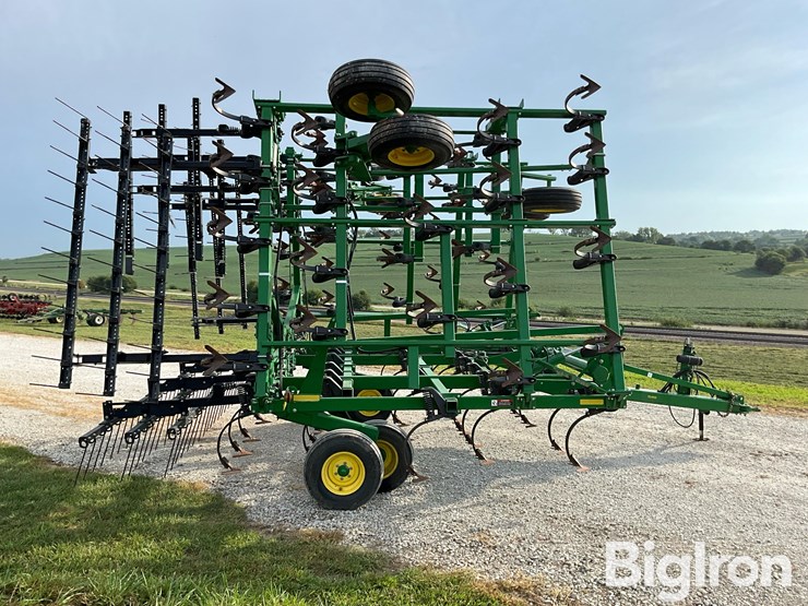 2016-john-deere-2210l-45’-field-cultivator-image-4