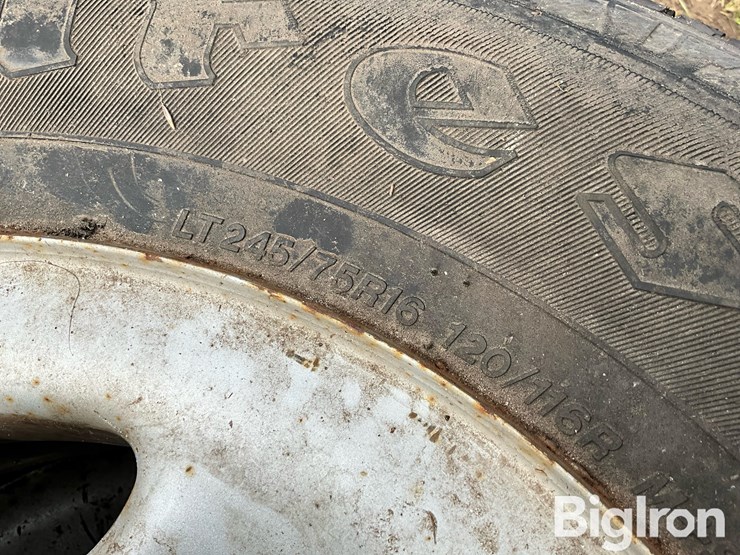 chevrolet-16”-pickup-tires-on-rims-image-17