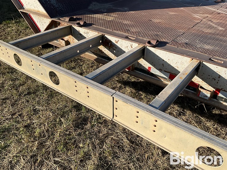 1994-wilson-muv-all-4860ftd-t/a-fixed-neck-lowboy-hydraulic-equipment-trailer-image-14