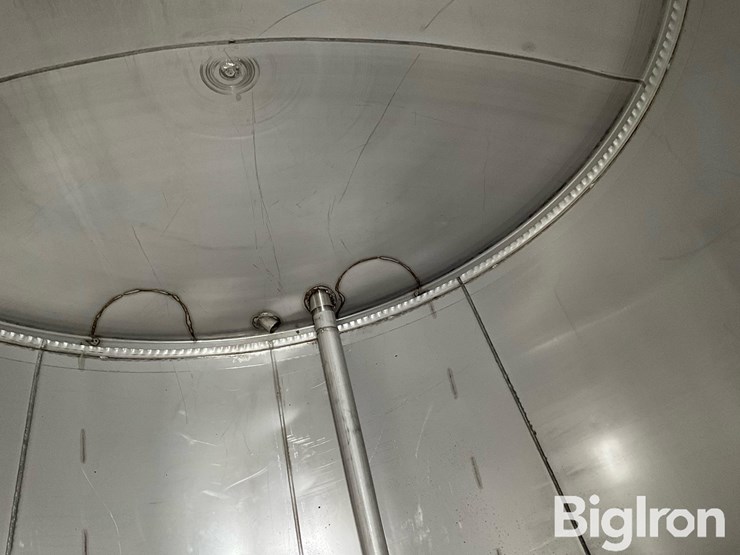 progress-1600-gal-stainless-steel-fertilizer-nurse-tank-on-truck-body-image-15