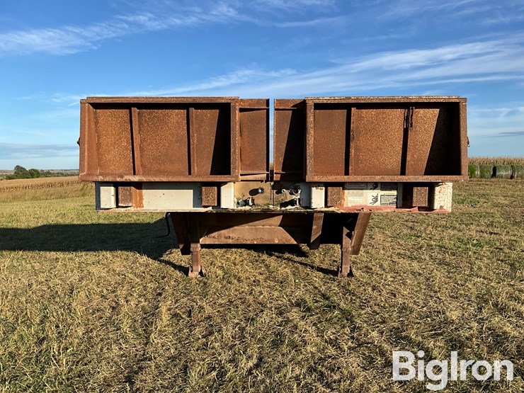 1994-wilson-muv-all-4860ftd-t/a-fixed-neck-lowboy-hydraulic-equipment-trailer-image-2