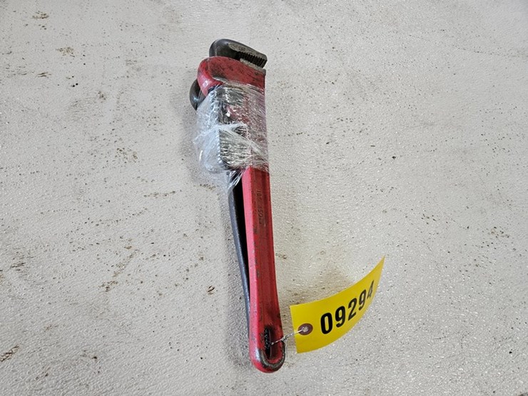 #9294-•-(2)-18"-pipe-wrenches-image-2