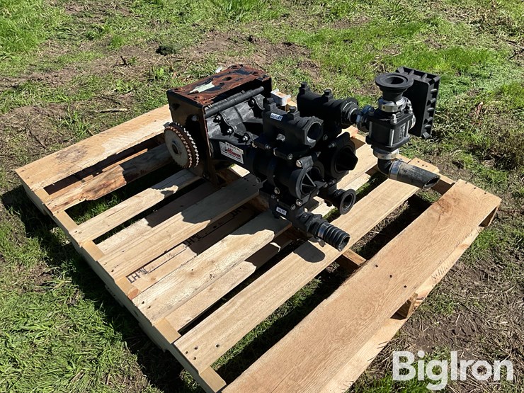 demco-lil’-thumper-double-fertilizer-piston-pump-image-3