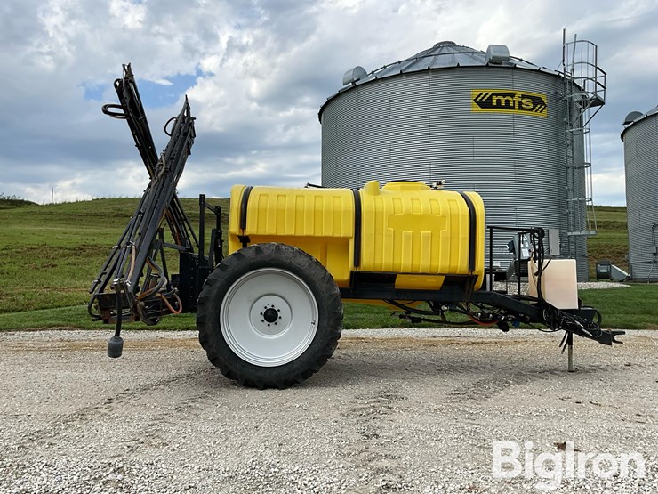 b&b-60’-1000-gal-pull-type-sprayer-image-4