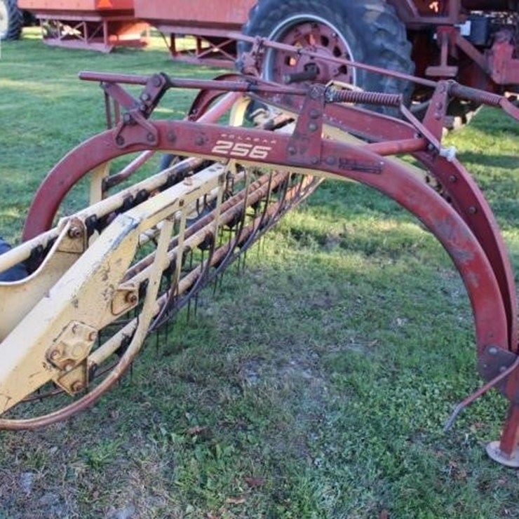 NEW HOLLAND ROLABAR 256