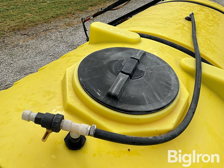 b&b-60’-1000-gal-pull-type-sprayer-image-12