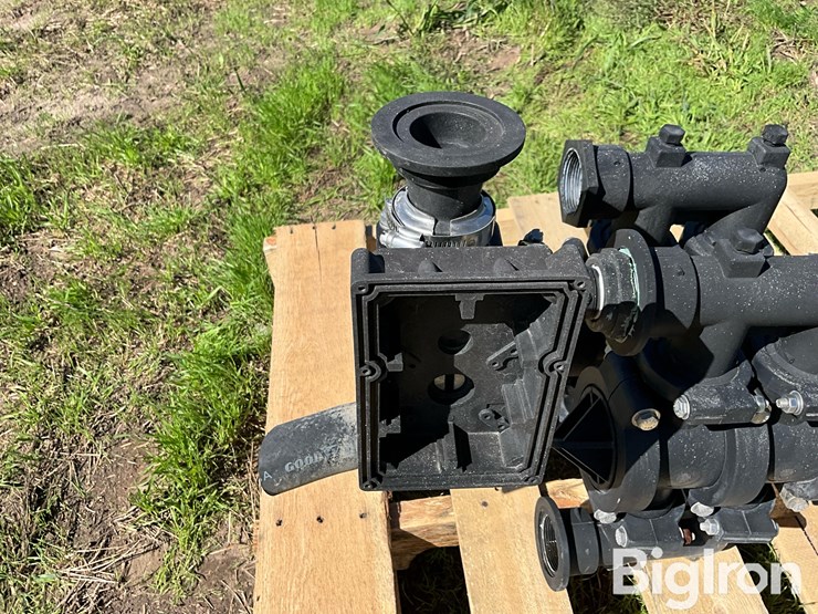demco-lil’-thumper-double-fertilizer-piston-pump-image-20