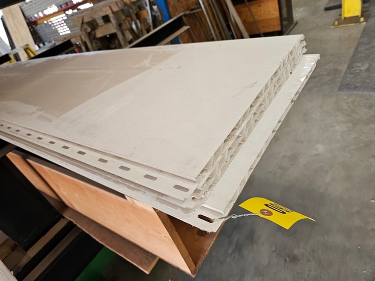 #9245-•-(4)-16"x16'-truss-core-panels-image-4
