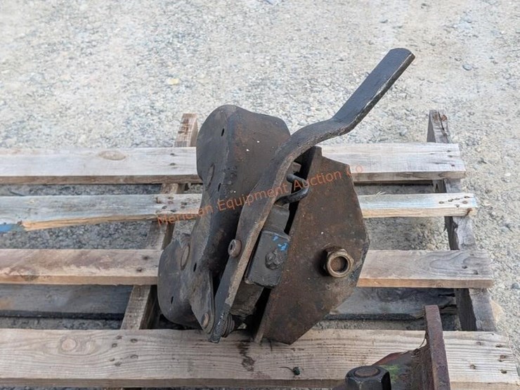 fifth-wheel-hitch-attachments-image-4