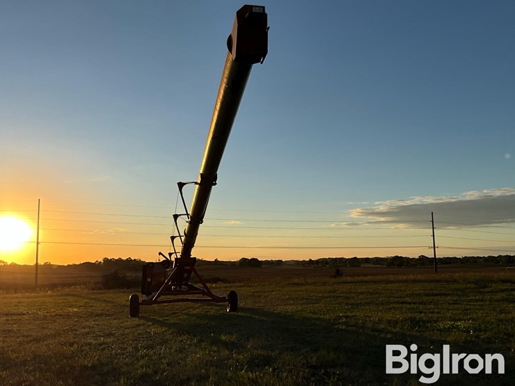 feterl-12x72-auger-w/swing-out-hopper-image-6