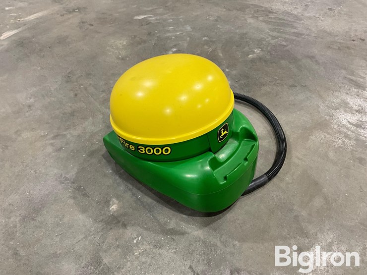 john-deere-starfire-3000-gps-receiver-image-3