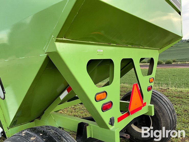 parker-6250-“grain-chariot”-gravity-wagon-image-19