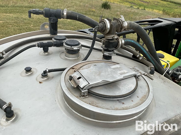 2010-john-deere-4930-self-propelled-sprayer-image-11