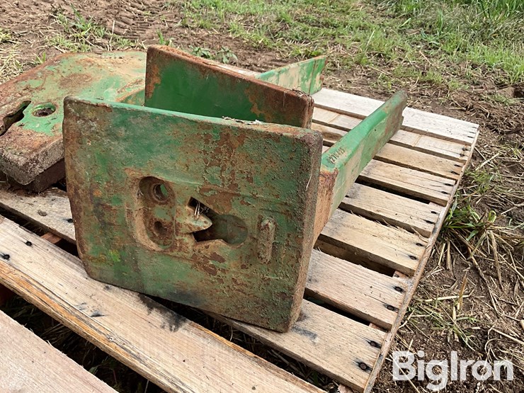 john-deere-tractor-front-stack-starter-weight-brackets-&-slab-weights-image-9