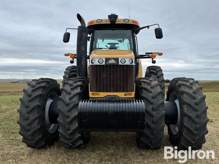2013-challenger-mt685d-mfwd-tractor-image-2