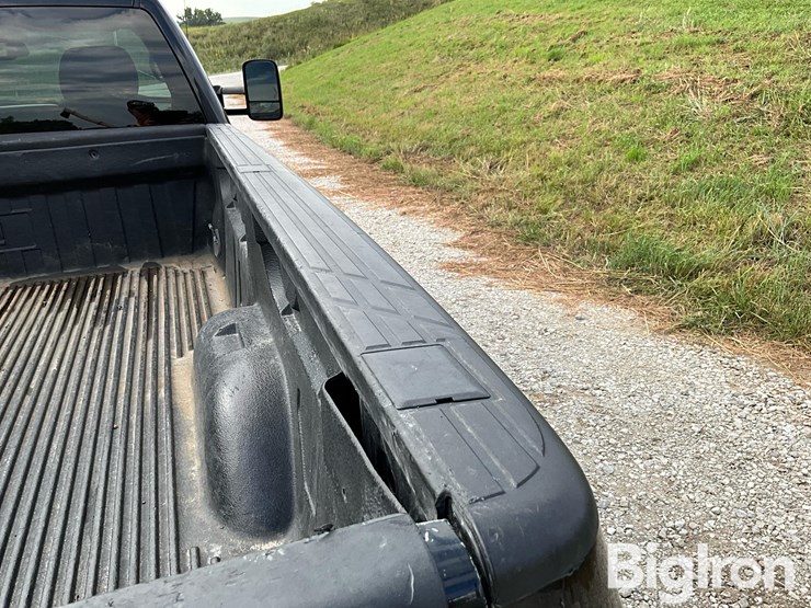 2008-chevrolet-silverado-2500hd-4x4-diesel-pickup-image-13