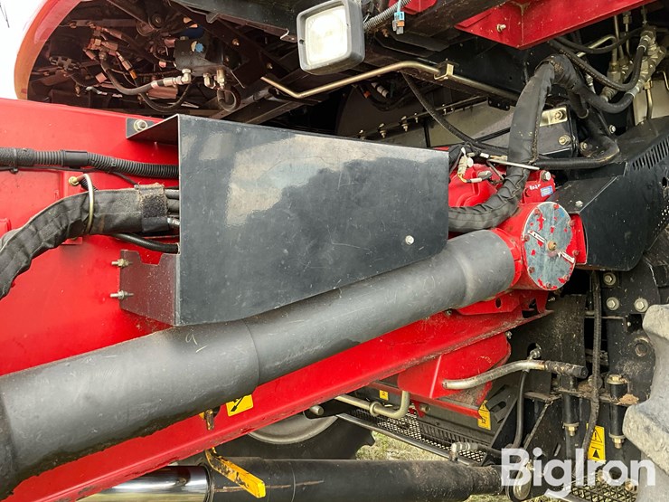 2013-case-8230-afs-2wd-combine-image-17