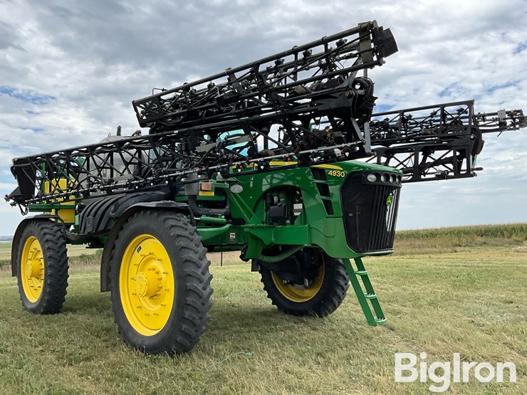 2010-john-deere-4930-self-propelled-sprayer-image-3