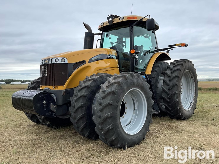 2013-challenger-mt685d-mfwd-tractor-image-1
