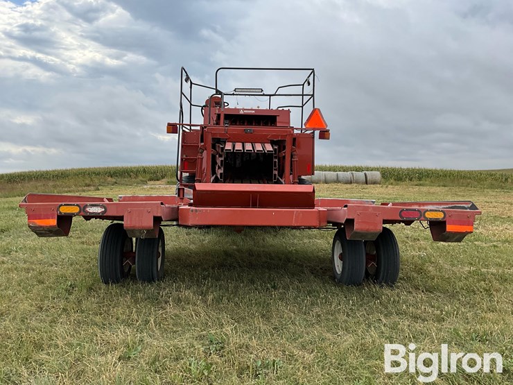 hesston-4790-big-square-baler-w/accumulator-image-6