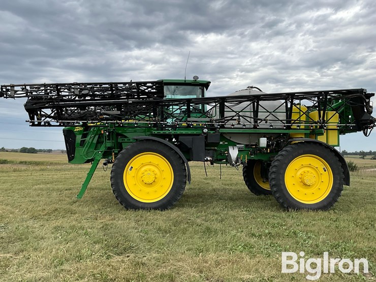 2010-john-deere-4930-self-propelled-sprayer-image-8