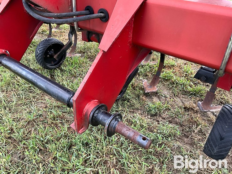 case-1820-16r30”-3-pt-row-crop-cultivator-image-12
