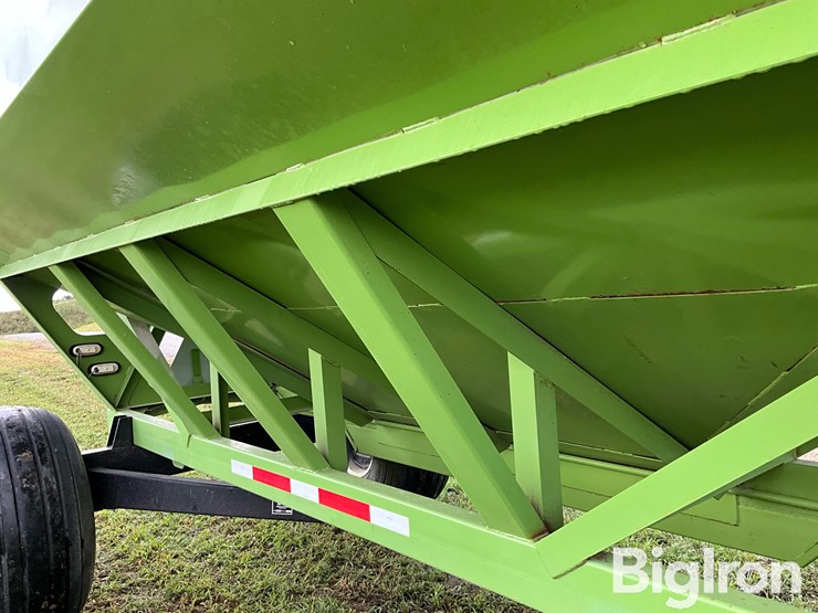 parker-6250-“grain-chariot”-gravity-wagon-image-14