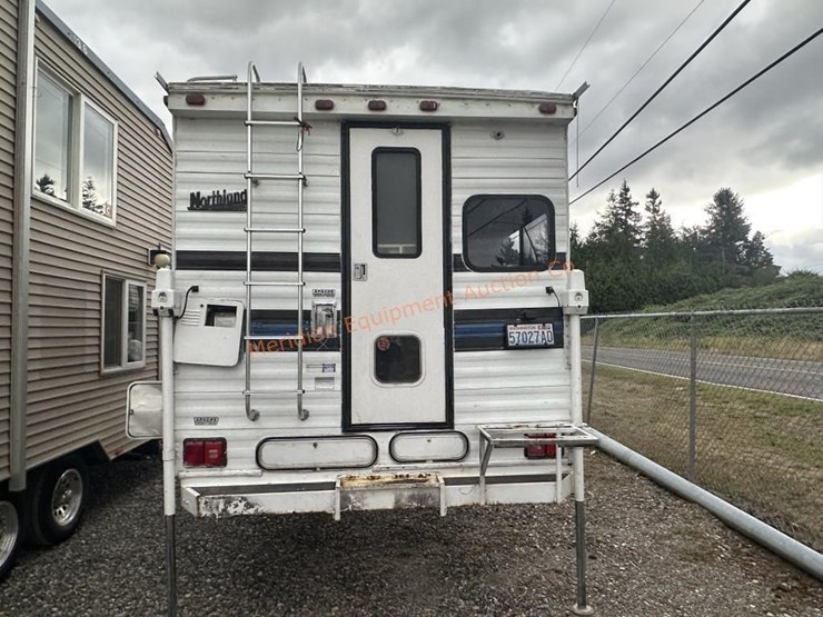 1994-northland-apache-10'-truck-camper-image-3