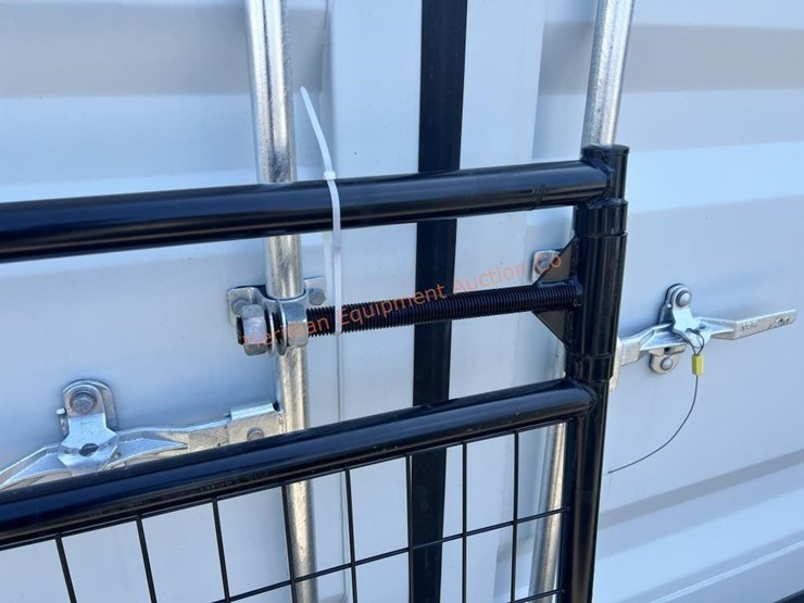 1--10'-mesh-farm-gate-image-3