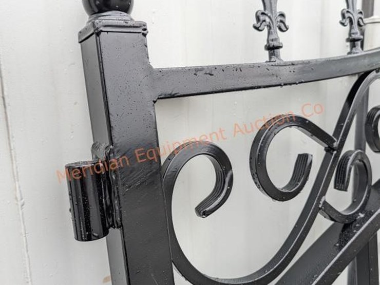 20'-bi-fold-decorative-gate-image-9