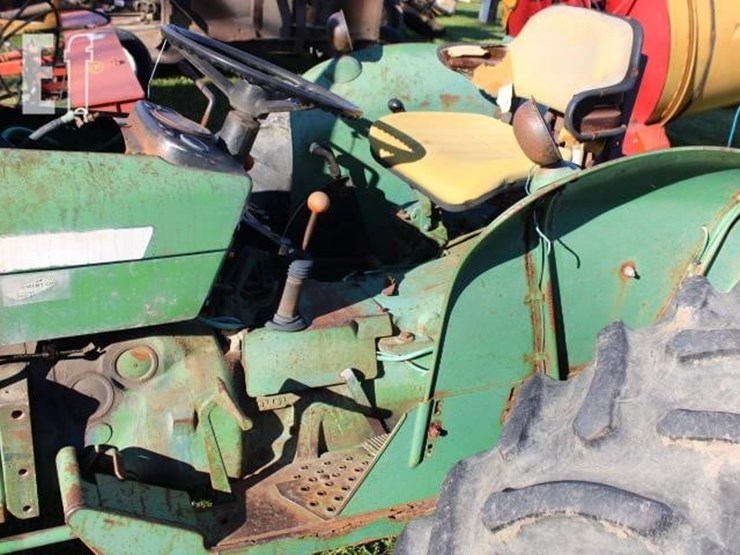 john-deere-2240-image-9