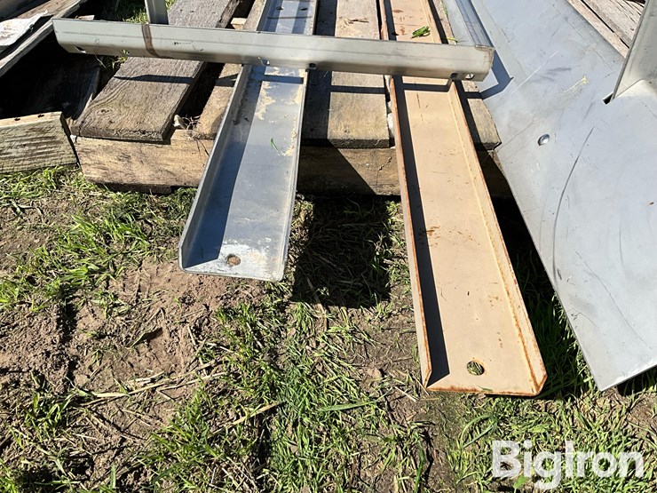 john-deere-/-new-leader-l3030-g4-dry-spreader-endgate-conversion-kit-image-10