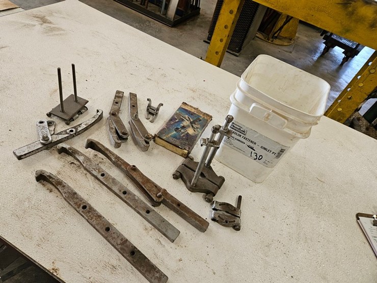 #9240-•-assorted-gear-puller-parts-and-accessories-image-2