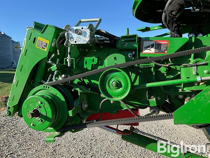 2020-john-deere-s760-2wd-combine-image-15