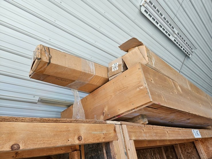 #9284-•-wood-storage-box-full-of-glass-board-trim-image-9