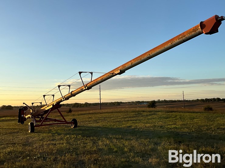 feterl-12x72-auger-w/swing-out-hopper-image-7
