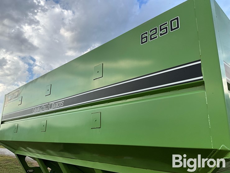parker-6250-“grain-chariot”-gravity-wagon-image-13