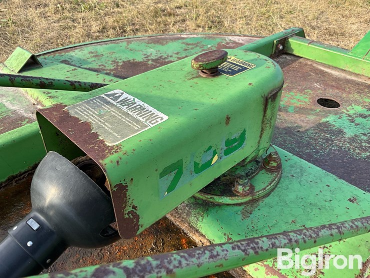 john-deere-709-3-pt-rotary-mower/shredder-image-18