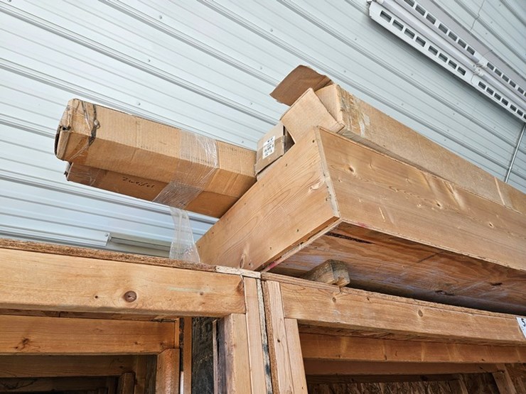 #9284-•-wood-storage-box-full-of-glass-board-trim-image-8