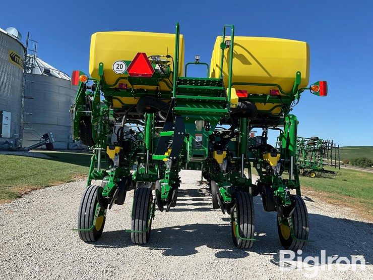 2022-john-deere-1775nt-maxemerge-5-ccs-16r30”-planter-image-6