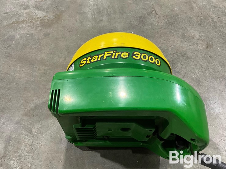 john-deere-starfire-3000-gps-receiver-image-10