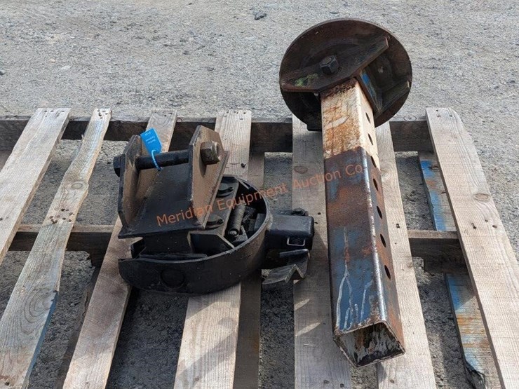 fifth-wheel-hitch-attachments-image-11