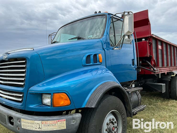 2000-sterling-l9500-t/a-manure-spreader-truck-w/spread-all-box-image-9