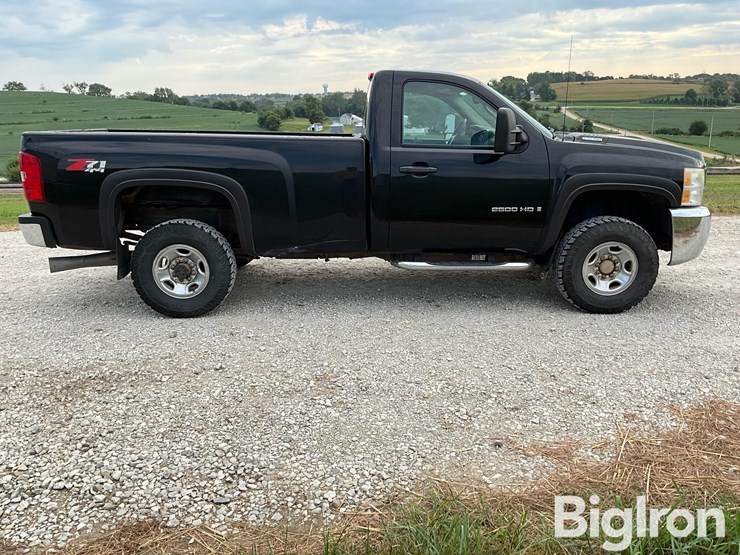 2008-chevrolet-silverado-2500hd-4x4-diesel-pickup-image-4