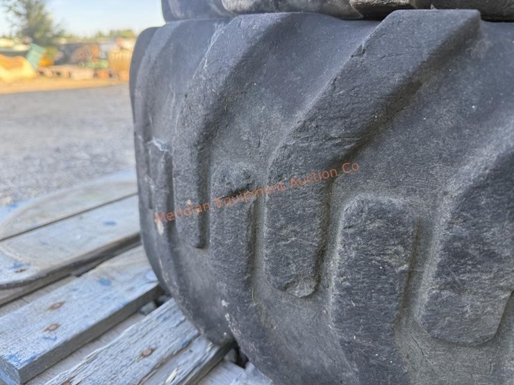 2--12-16.5-tires-image-12
