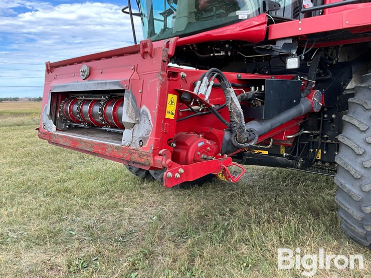 2013-case-8230-afs-2wd-combine-image-13