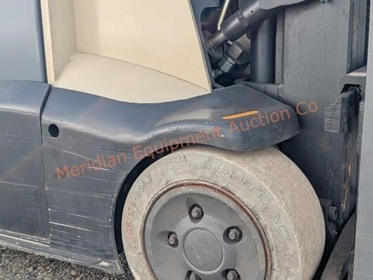 crown-rc5535-35-stand-up-forklift-image-32