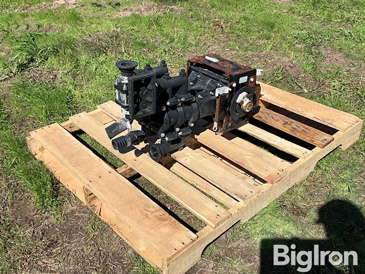 demco-lil’-thumper-double-fertilizer-piston-pump-image-1