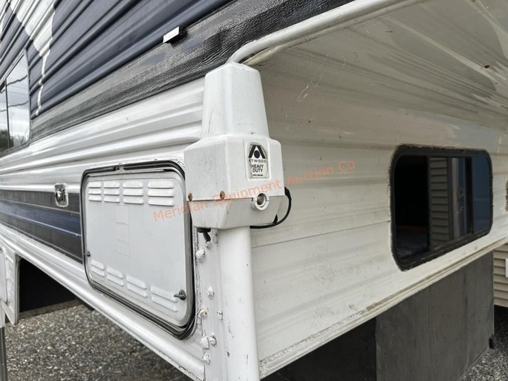 1994-northland-apache-10'-truck-camper-image-13